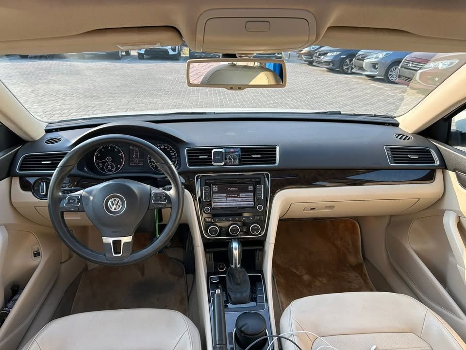 2015 فولجس فاجن باسات Sport