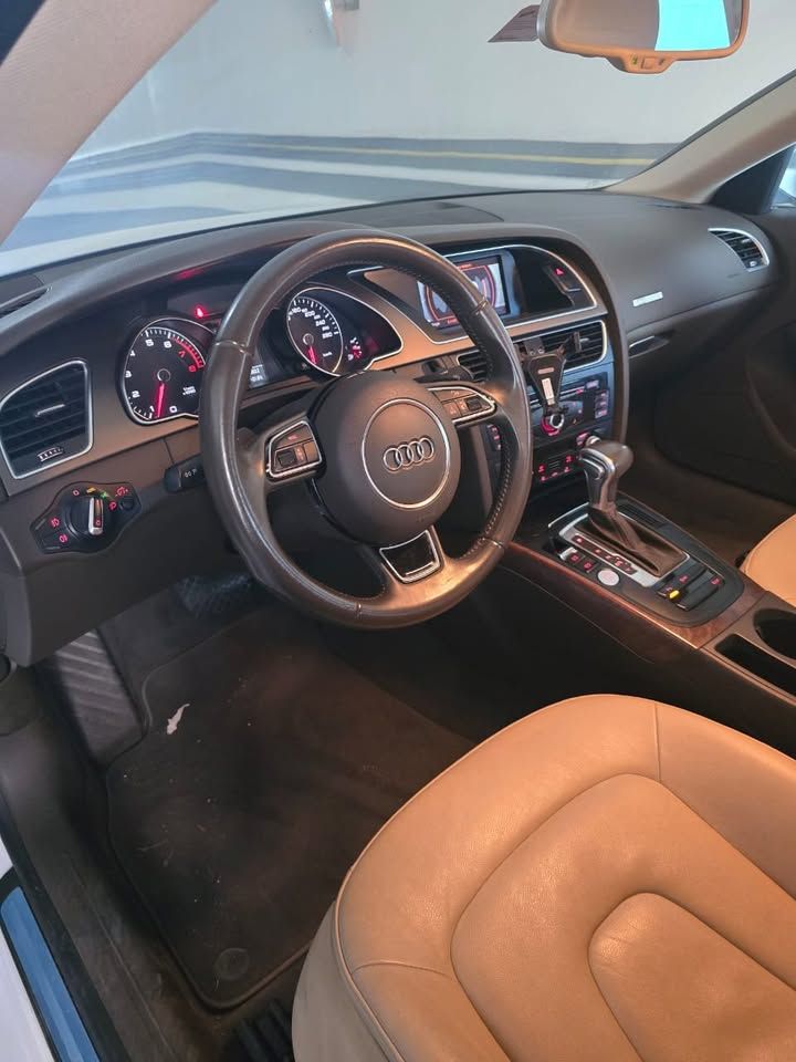 2015 اودي آي ٥ Prestige