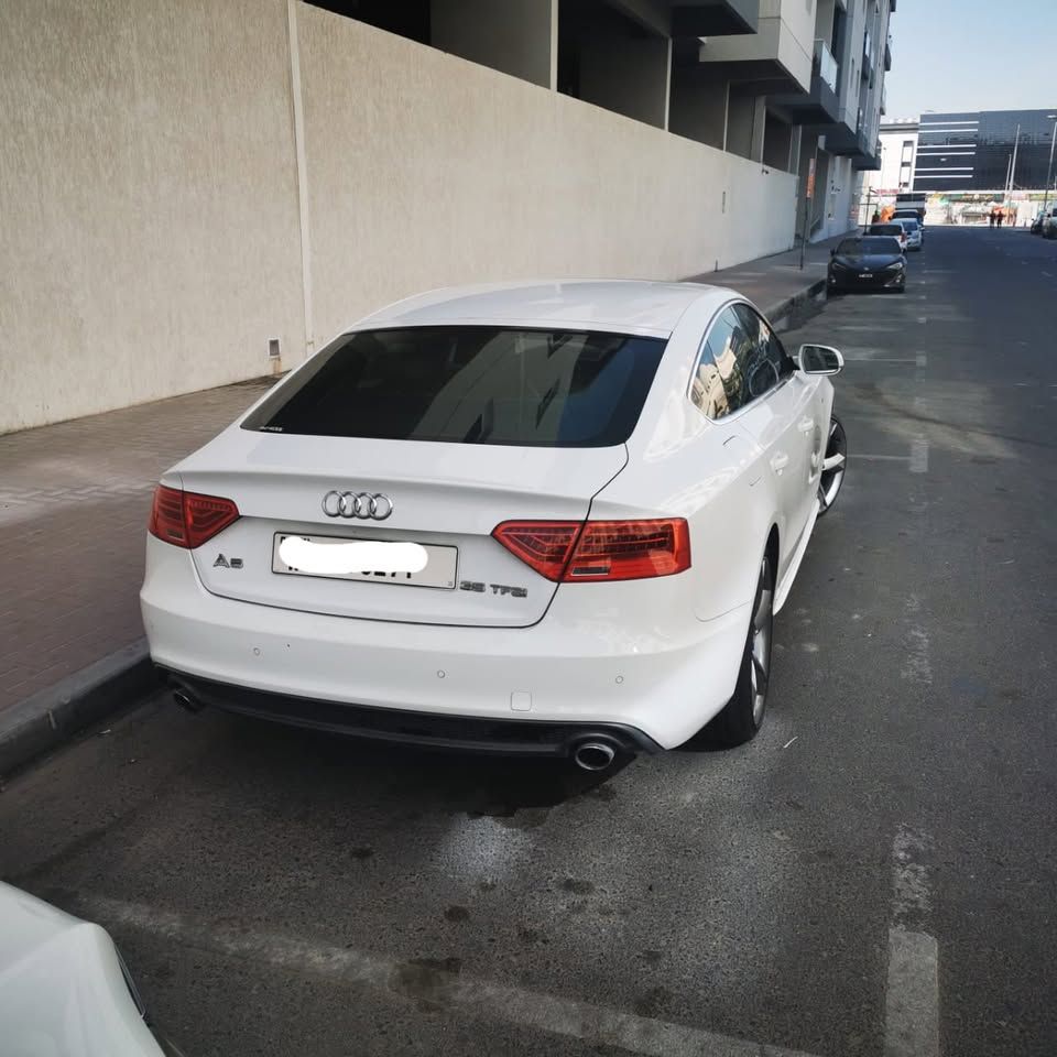 2015 اودي آي ٥ Prestige