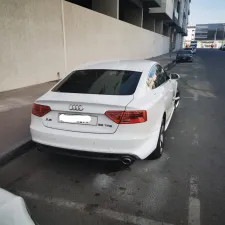 2015 اودي آي ٥ Prestige