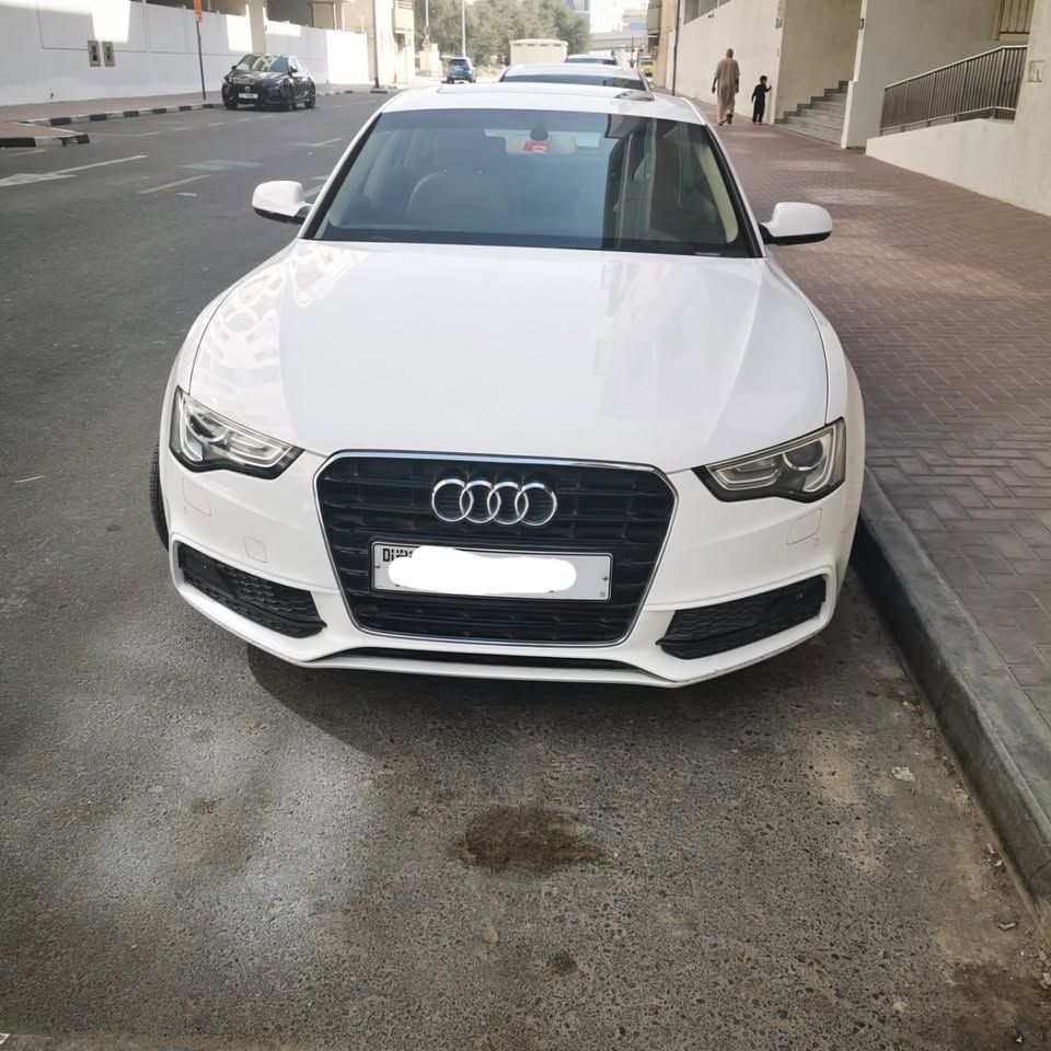 2015 اودي آي ٥ Prestige