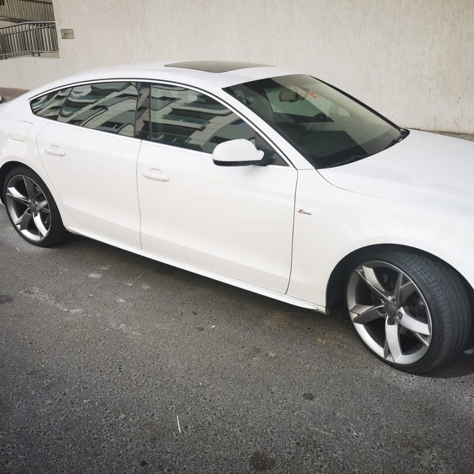 2015 اودي آي ٥ Prestige