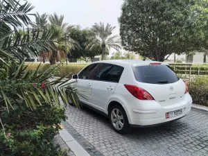 2013 نيسان تيدا S