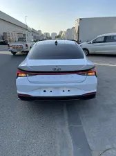 2021 هيونداي افانتي SE
