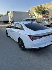 2021 هيونداي افانتي SE
