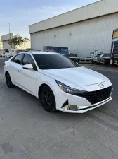 2021 هيونداي افانتي SE
