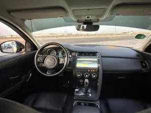 2019 جاكوار اي بيس P200