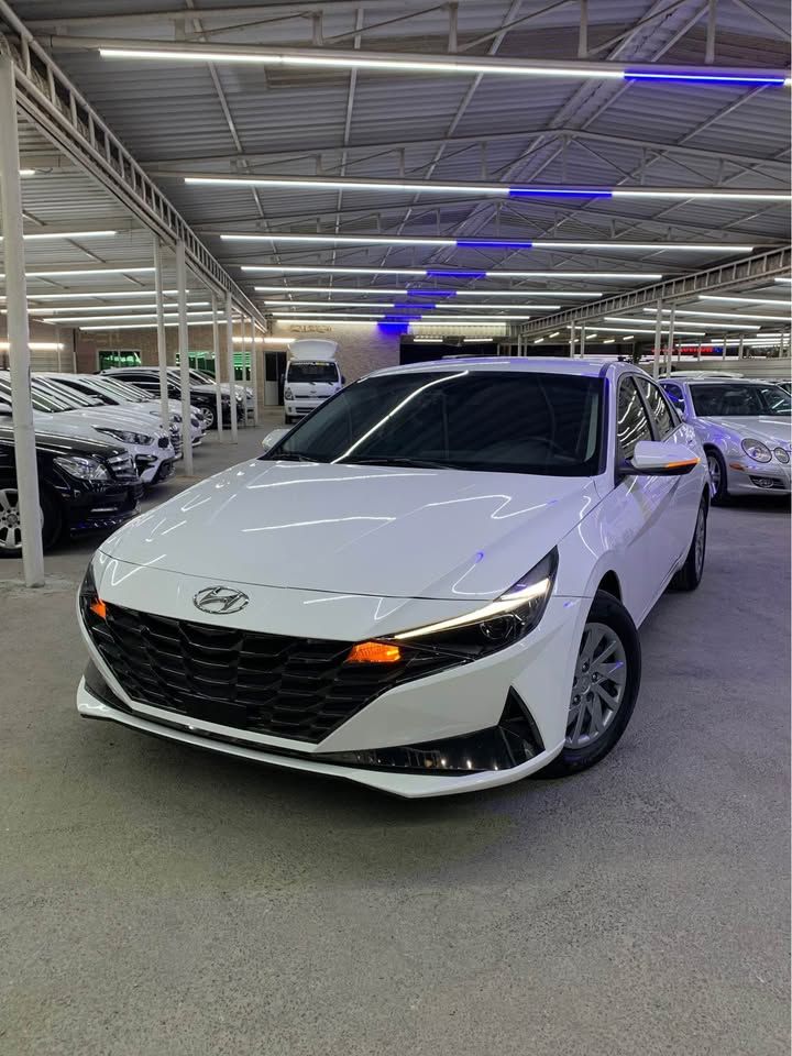 2021 هيونداي افانتي Limited