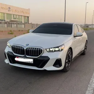 2024 BMW 5-Series 520i
