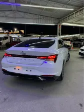 2021 هيونداي افانتي Limited