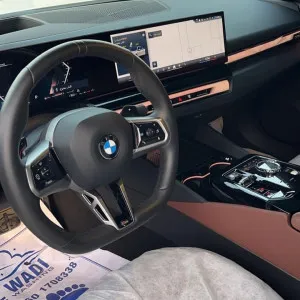 2024 BMW 5-Series 520i