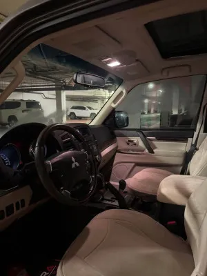 2012 Mitsubishi Pajero GLS