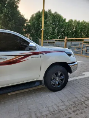 2022 تويوتا هايلوكس SR