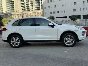 2014 بورش كاين Platinum Edition