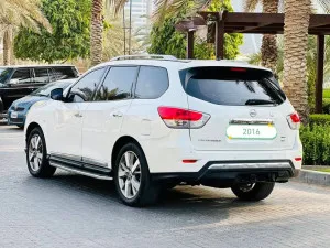 2016 Nissan Pathfinder LE