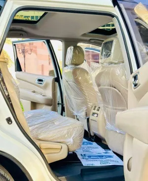 2016 Nissan Pathfinder LE