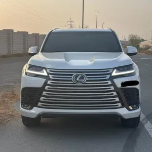 2024 لكزس ال اكس ٦٠٠ Black Edition