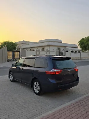 2018 تويوتا سيينا Limited