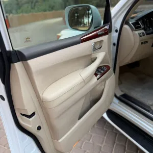 2013 Lexus LX 570