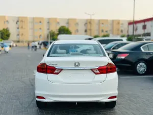 2014 هوندا سيتي LX