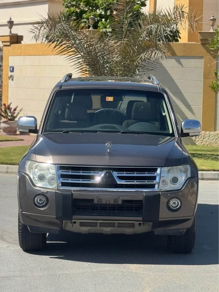 2010 ميتسوبيشي باجيرو Signature Edition