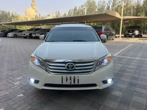 2011 تويوتا افالون S