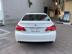 2011 تويوتا افالون S