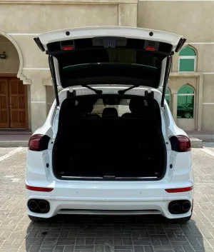 2016 Porsche Cayenne GTS