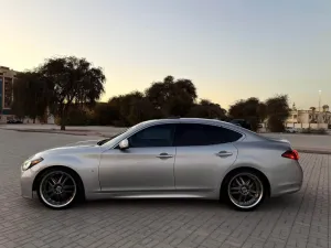 2017 إنفينيتي كيو ٧٠ LUXE