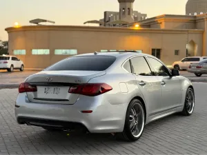 2017 إنفينيتي كيو ٧٠ LUXE