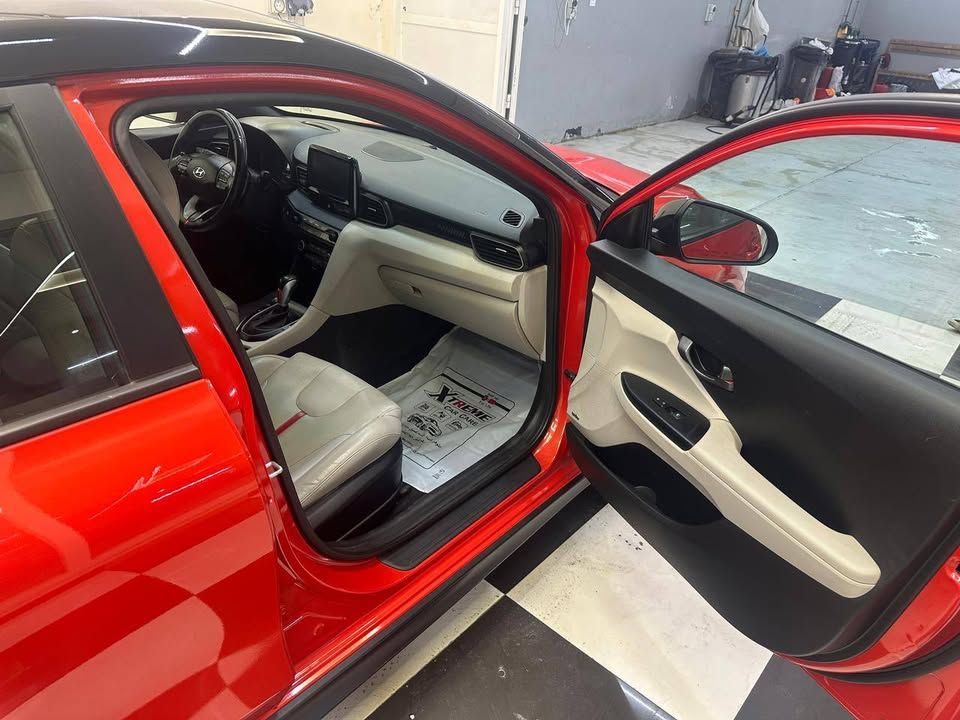 2019 Hyundai Veloster standard