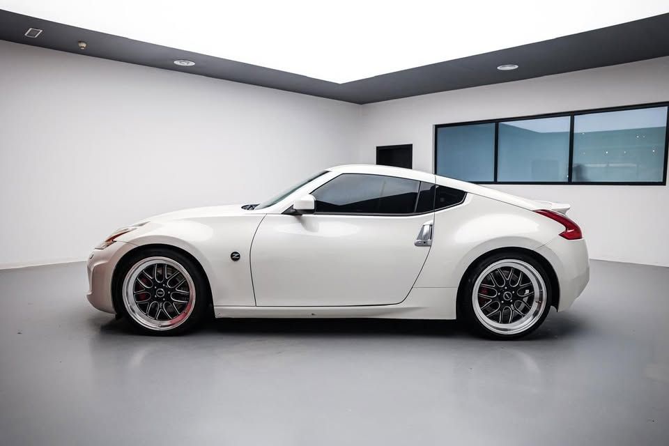2013 نيسان ٣٧٠Z Sport