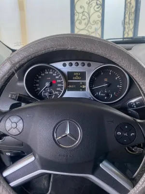 2010 مرسيدس-بنز ام ال ML350