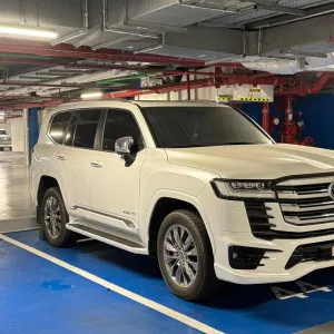 2024 Toyota Land Cruiser VXR
