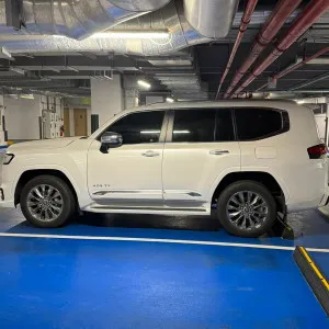 2024 Toyota Land Cruiser VXR