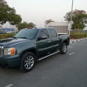 2011 جي أم سي سييرا Denali