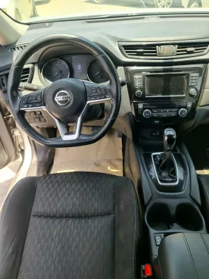 2018 نيسان روج SV