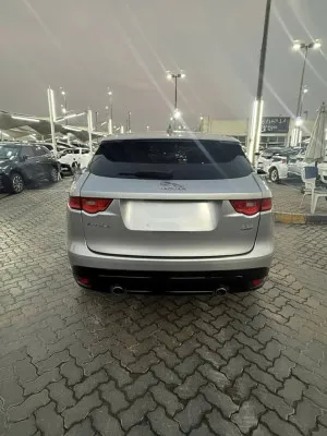 2018 جاكوار اف بيس R-Dynamic S