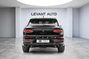 2021 بنتلي بنتايجا Signature