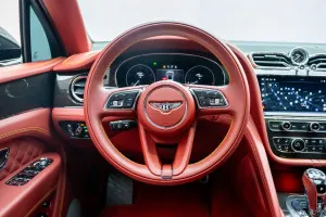 2021 بنتلي بنتايجا Signature
