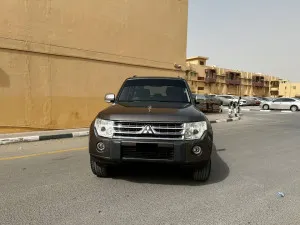2011 ميتسوبيشي باجيرو GLS