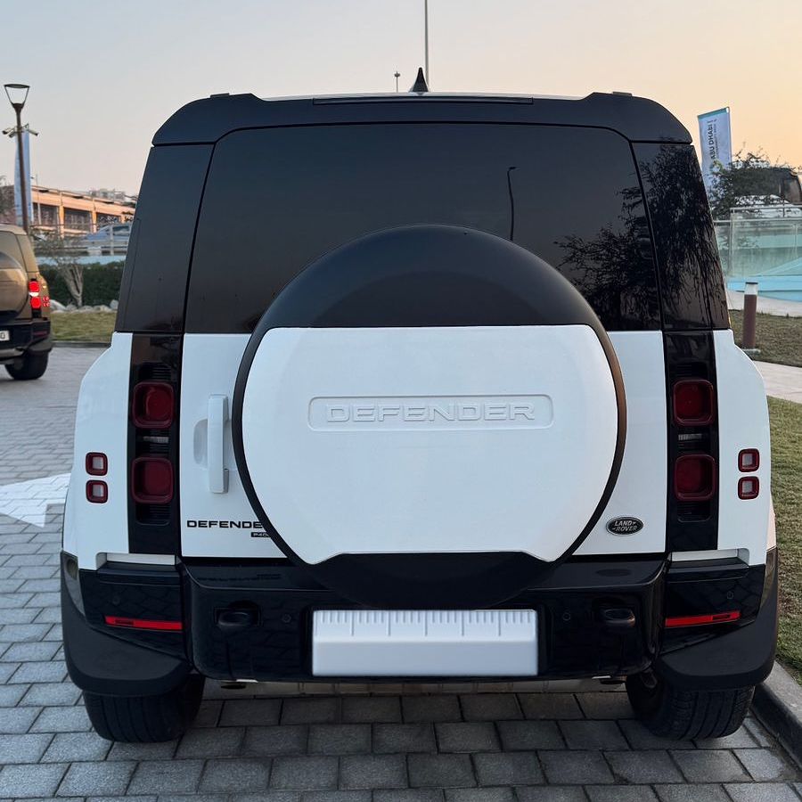 2023 Land Rover Defender 90 X-Dynamic S