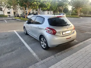 2013 Peugeot 208 Allure Premium