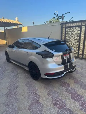 2015 فورد فوكس S