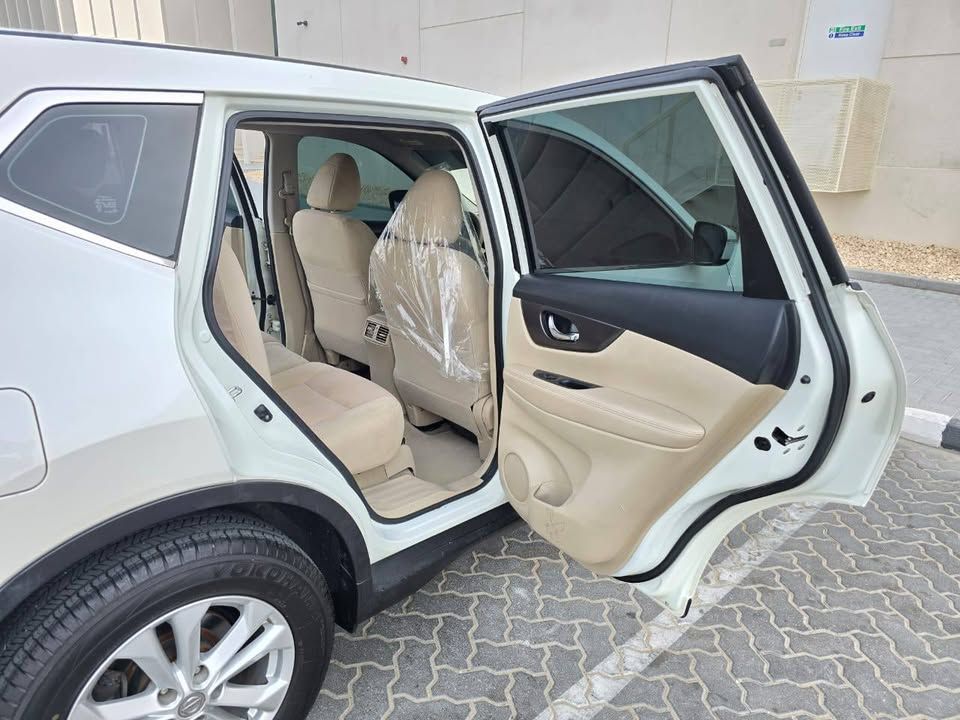 2017 نيسان اكس تريل SV