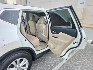 2017 نيسان اكس تريل SV