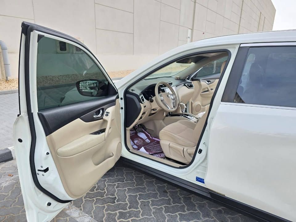 2017 نيسان اكس تريل SV