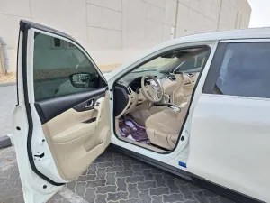 2017 نيسان اكس تريل SV