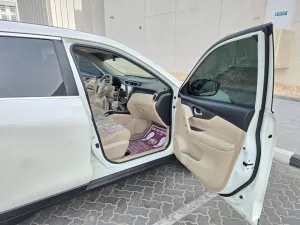 2017 نيسان اكس تريل SV