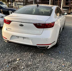 2017 Kia Cadenza Premium